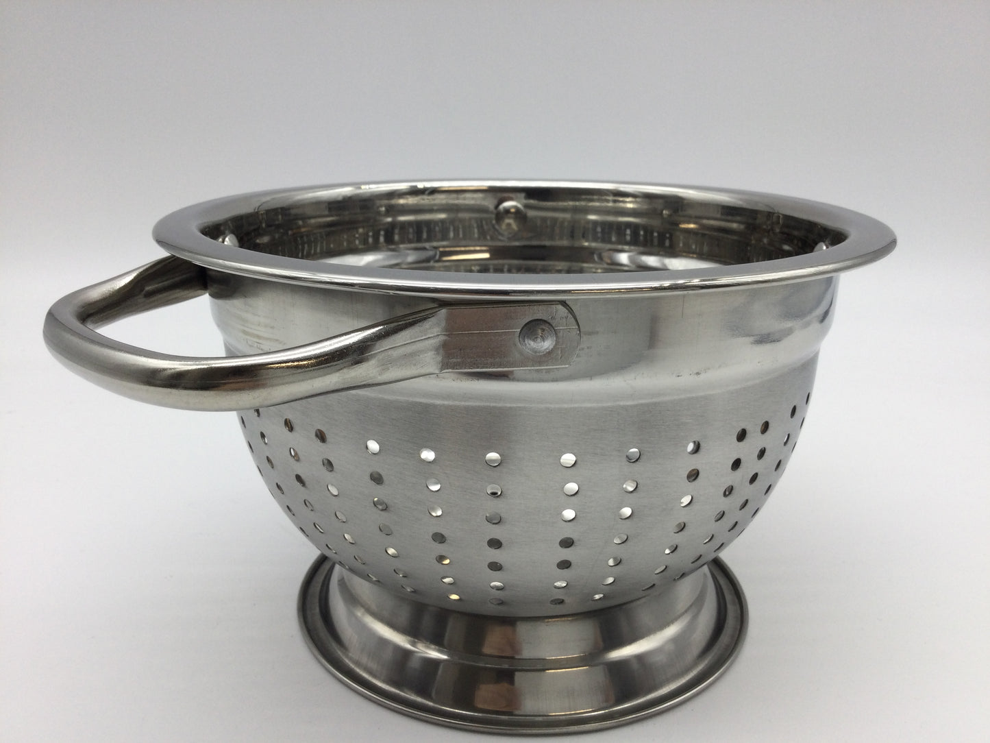 Kitchen Basics Stainless Steel 1.5L Colander