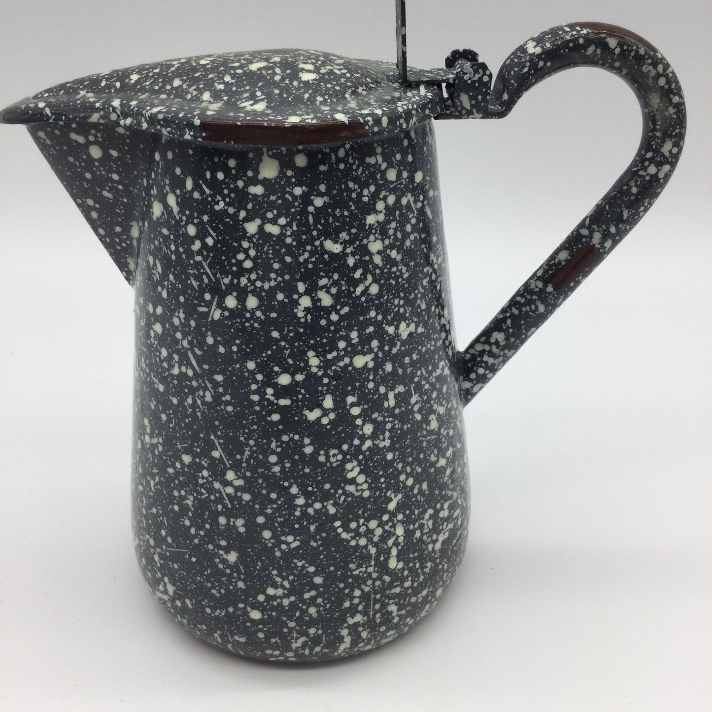Park Design Pitcher with Lid Gray